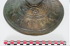 Foto von Bronzedeckel (NHMW-PRAE-025830)
